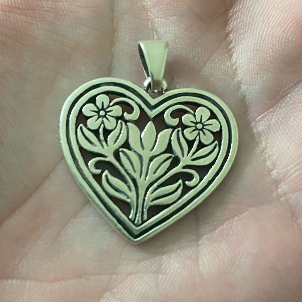 James Avery Retired Floral Heart Pendant
